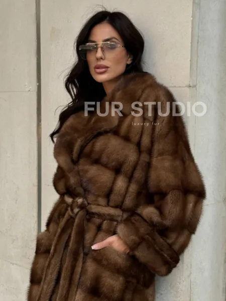 Норковая шуба в цвете соболь с английским воротником - фото 5