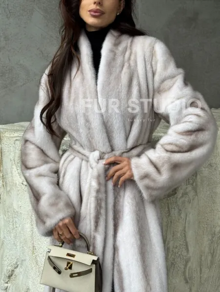 Светлая шуба из натуральной скандинавской норки - фото 4