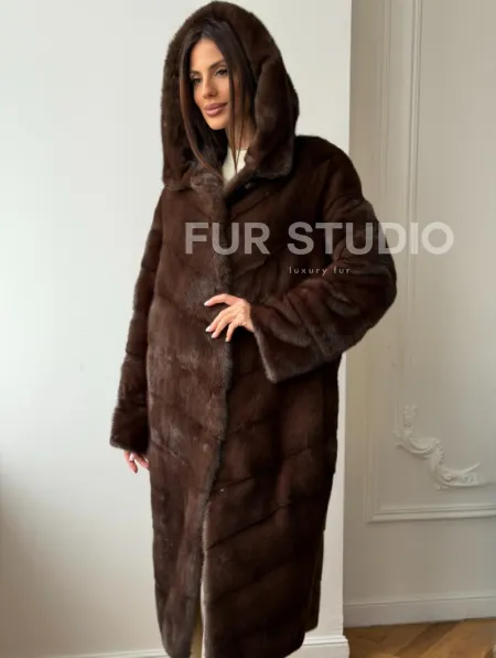 Коричневая норковая шуба с капюшоном - фото 7