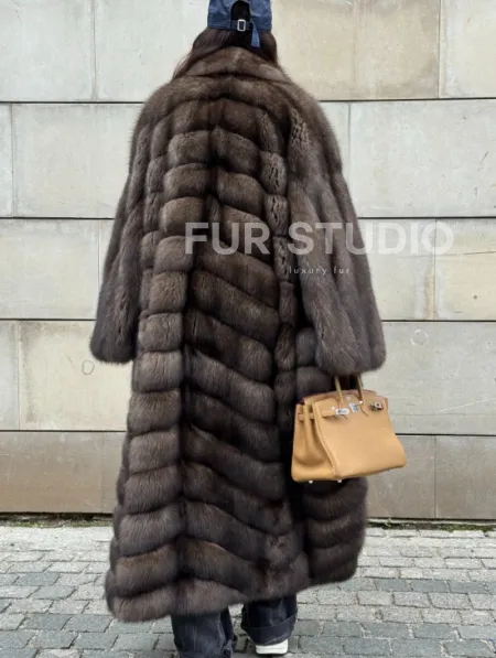 Шуба из меха баргузинского соболя - фото 2