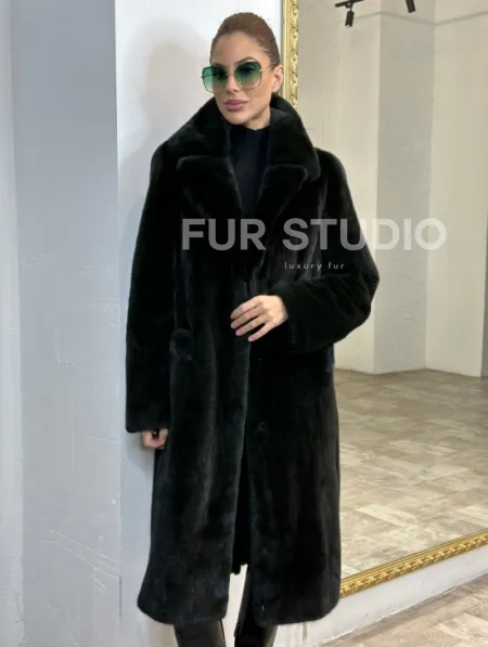 Элегантное пальто из плюшевой норки VELVET - цвет черно-зеленый - фото 6