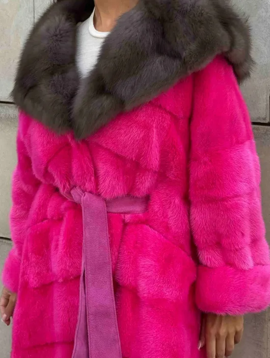 Шуба норковая с капюшоном из меха куницы - цвет фуксия - фото 2