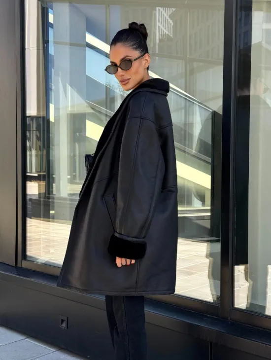 Черная женская дубленка на запах с поясом - фото 6