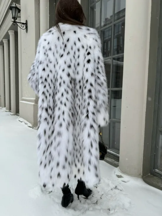 Шуба из меха кристальной лисы под рысь - английский воротник - фото 1