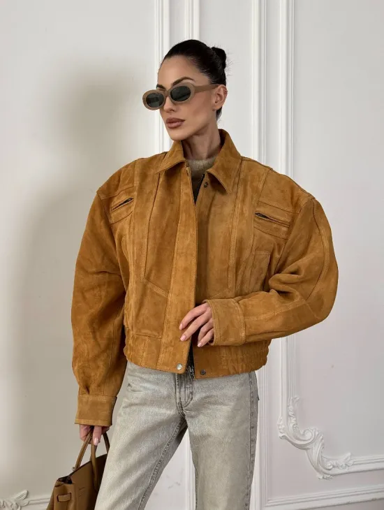 Женская замшевая куртка бомбер Camel  - «High street style» - фото 7