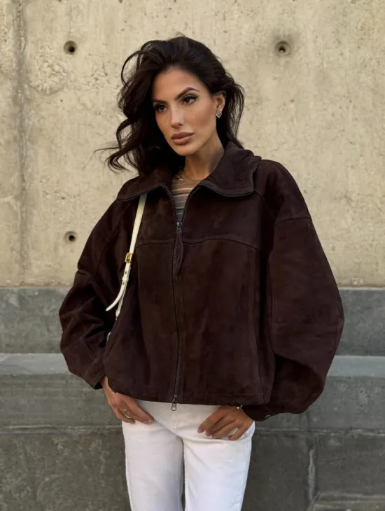 Демисезонная короткая замшевая куртка 