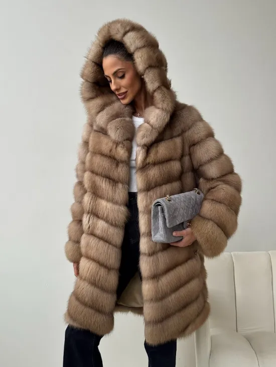 Шуба из куницы с капюшоном в цвете тор-тор - фото 9