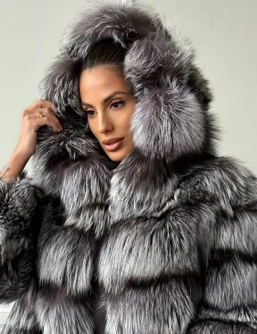 Шуба из меха чернобурки с капюшоном - серая - фото 0